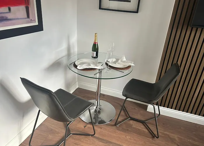 Best Rated In Barnsley- Apartment Sleeps 4 & 5 Minute Walk To Town Centre