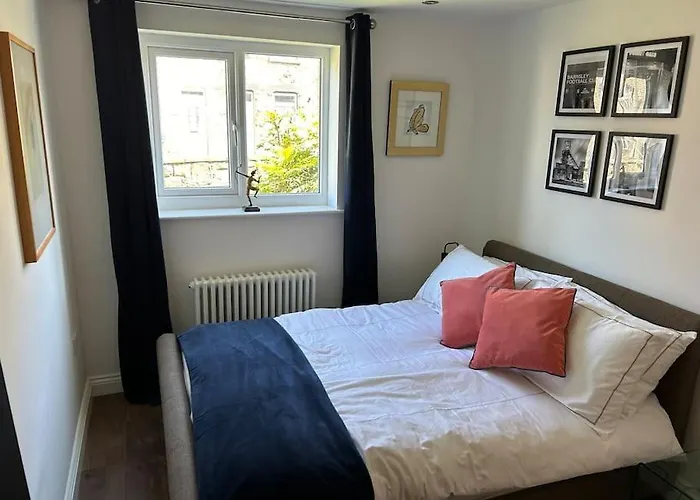 Best Rated In Barnsley- Apartment Sleeps 4 & 5 Minute Walk To Town Centre
