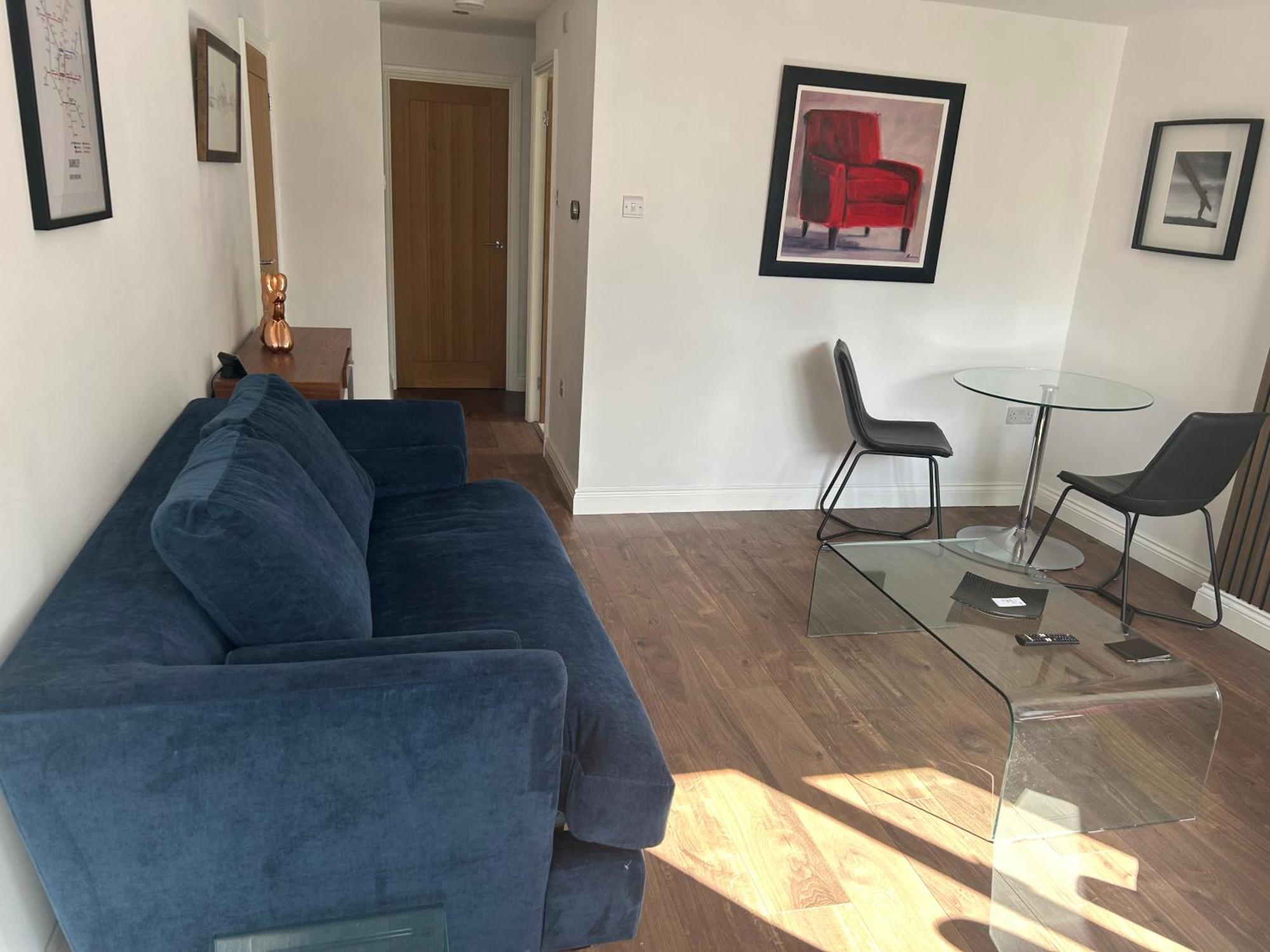 Rated In Barnsley- Sleeps 4 & 5 Minute Walk To Town Centre Apartment Barnsley