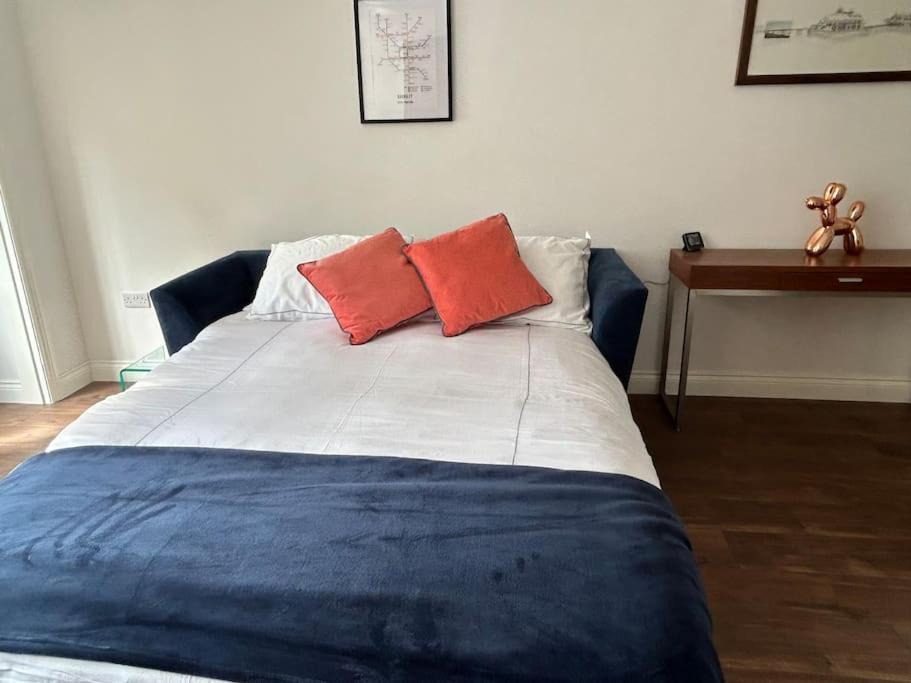 Apartment Rated In Barnsley- Sleeps 4 & 5 Minute Walk To Town Centre
